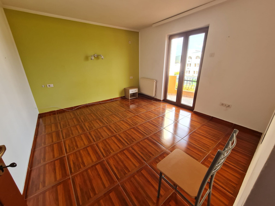 Etaj de vila, spatiu comercial sau de birouri, pentru cabinete, magazine etc 