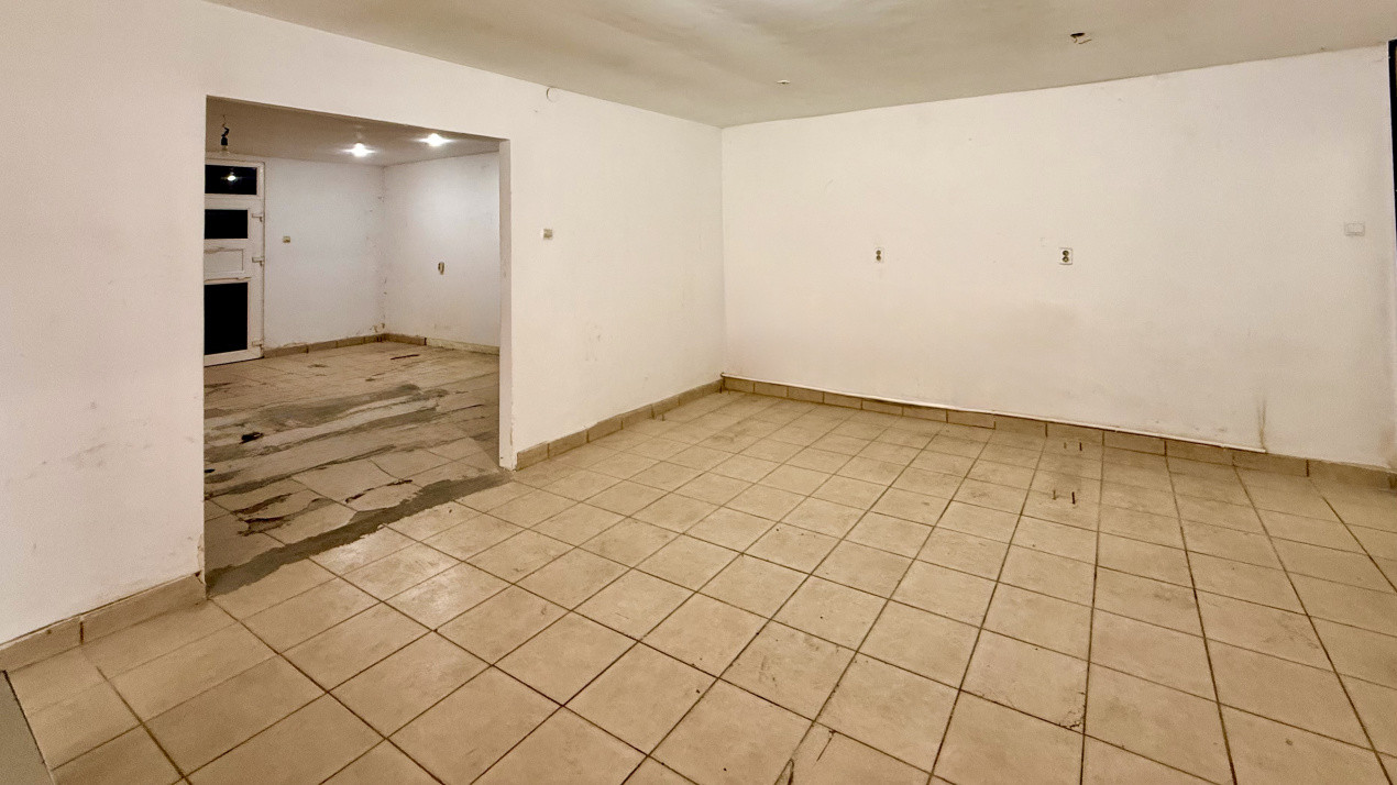 Spatiu Depozitare - 3 camere + grup sanitar