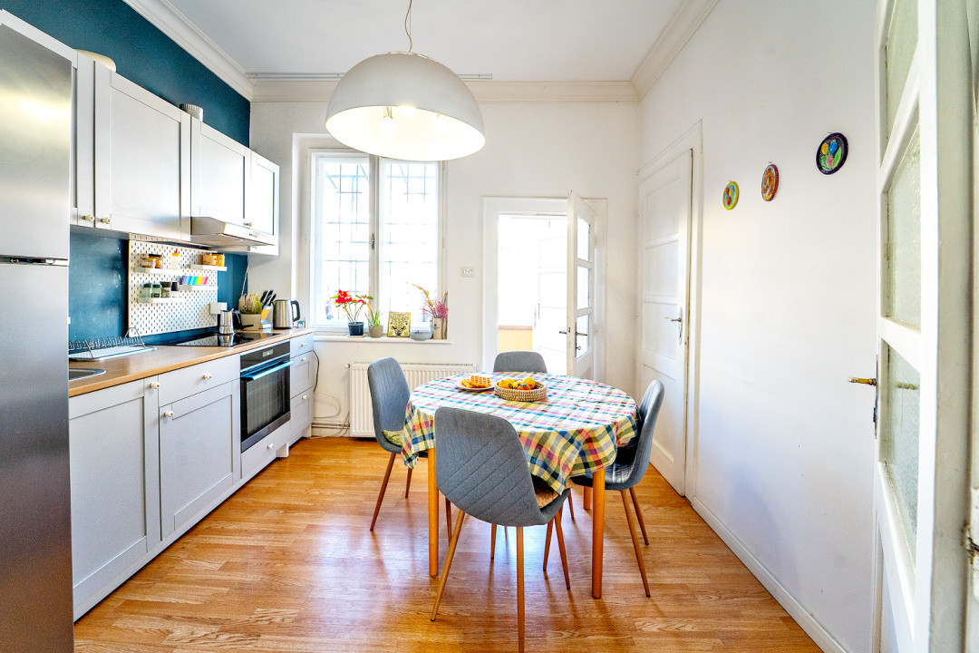 Casă pe un singur nivel cu 3 camere+pivniță. Pod și curte-Zona Sub Arini