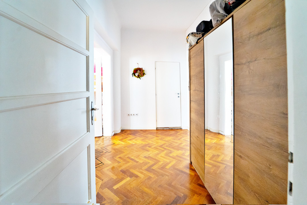 Casă pe un singur nivel cu 3 camere+pivniță. Pod și curte-Zona Sub Arini