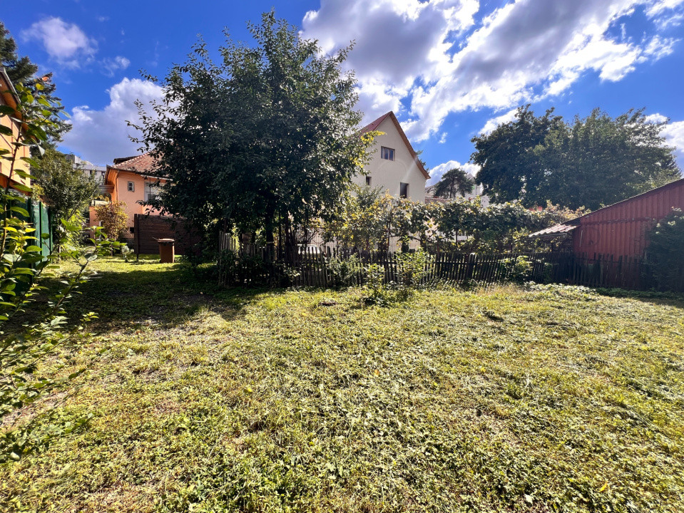 Casă pe un singur nivel cu 3 camere+pivniță. Pod și curte-Zona Sub Arini