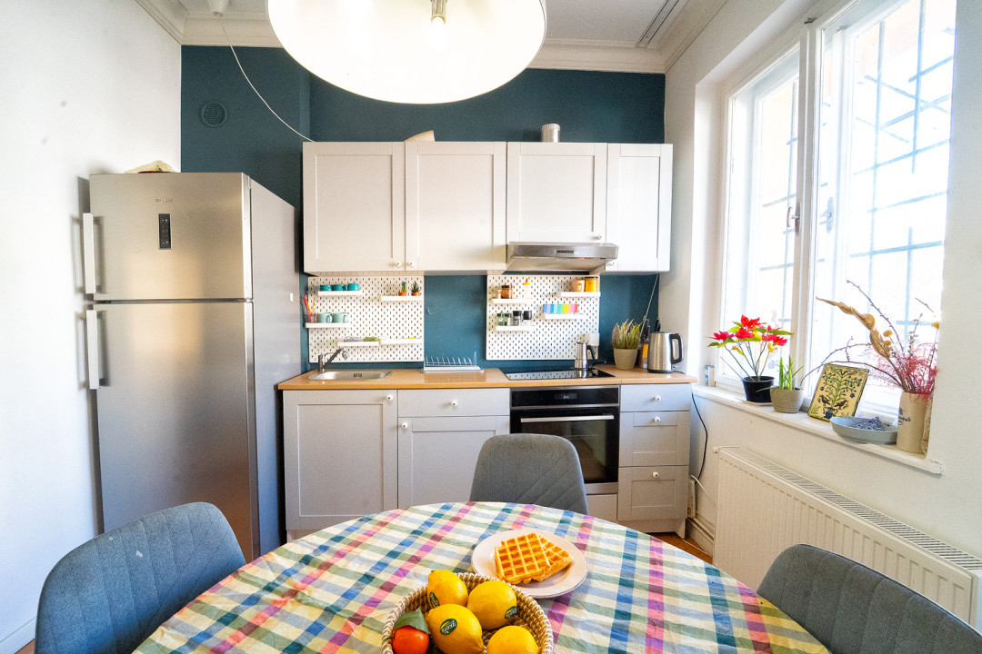 Casă pe un singur nivel cu 3 camere+pivniță. Pod și curte-Zona Sub Arini