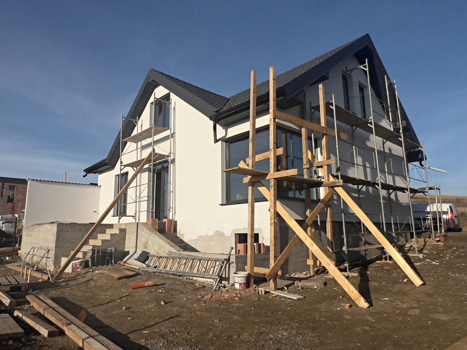 Casă unifamilială de vânzare–Șura Mare. Panoramă deosebită spre Sibiu