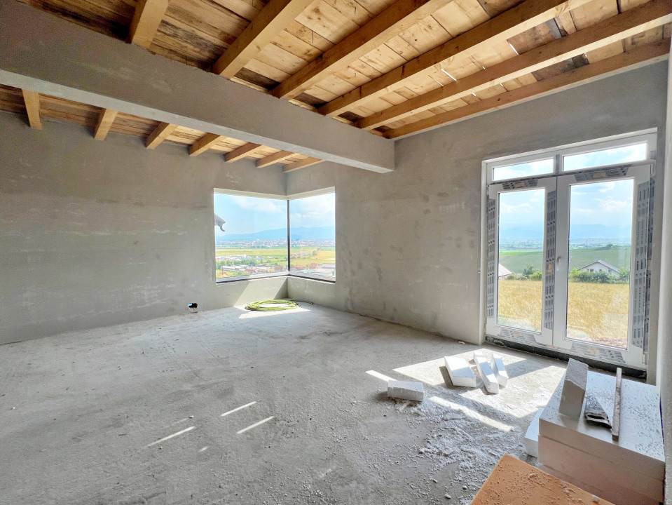 Casă unifamilială de vânzare–Șura Mare. Panoramă deosebită spre Sibiu