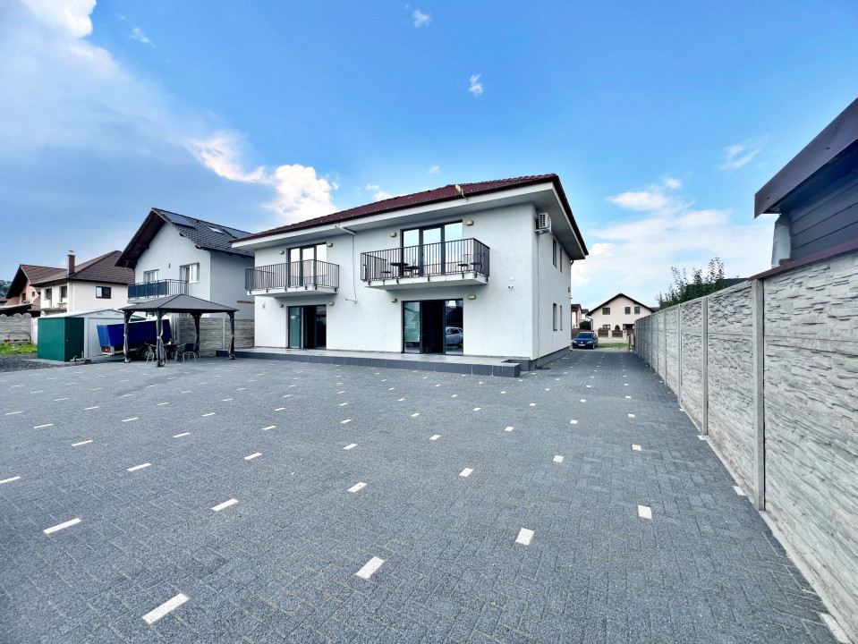 Casă mare cu teren generos – perfect împărțită pentru birouri sau 4 apartamente