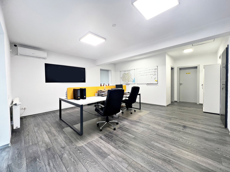 Casă mare cu teren generos – perfect împărțită pentru birouri sau 4 apartamente