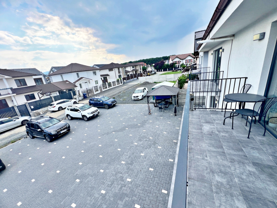 Casă mare cu teren generos – perfect împărțită pentru birouri sau 4 apartamente