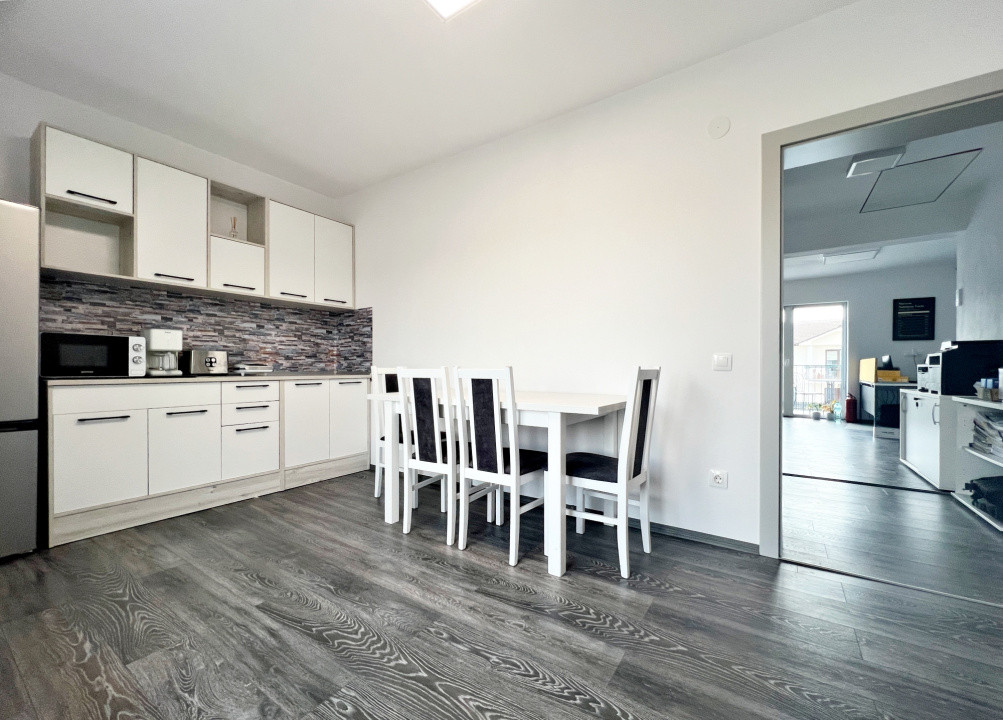 Casă mare cu teren generos – perfect împărțită pentru birouri sau 4 apartamente