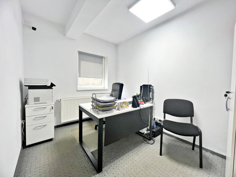 Casă mare cu teren generos – perfect împărțită pentru birouri sau 4 apartamente