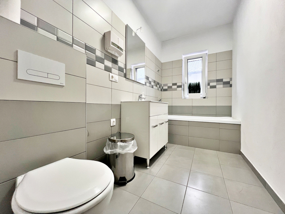 Casă mare cu teren generos – perfect împărțită pentru birouri sau 4 apartamente