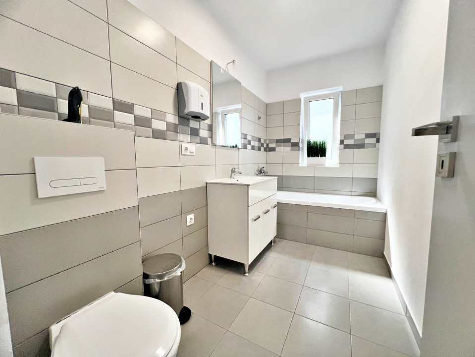 Casă mare cu teren generos – perfect împărțită pentru birouri sau 4 apartamente