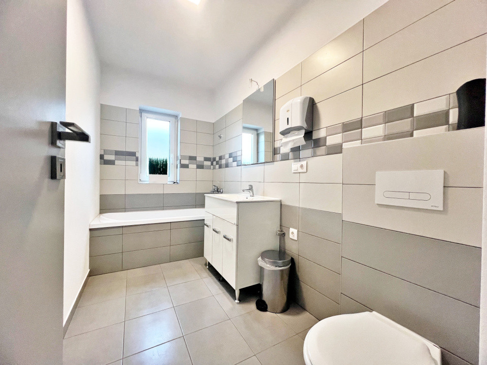 Casă mare cu teren generos – perfect împărțită pentru birouri sau 4 apartamente