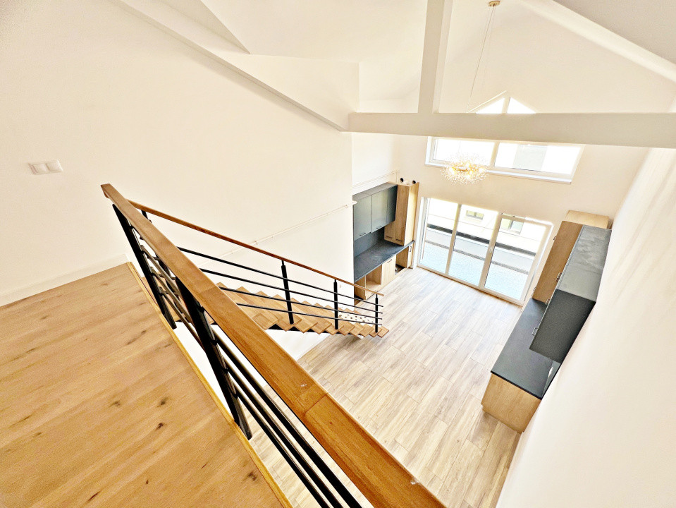 Apartamet finisat la cheie cu 3 camere, bucătărie mobilată și două băi. 