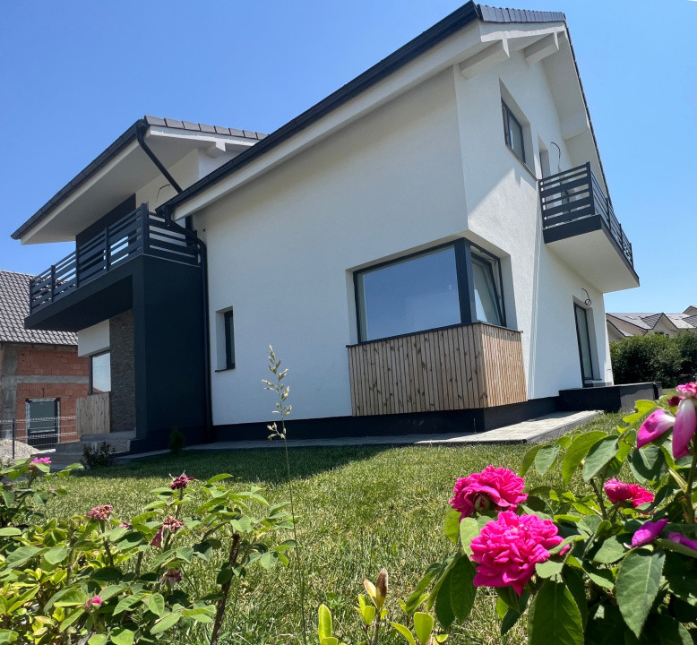 Casă de Vânzare în Cristian, Sibiu - 5 Camere, 2 Terase, Teren 486