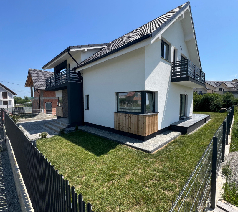 Casă de Vânzare în Cristian, Sibiu - 5 Camere, 2 Terase, Teren 486