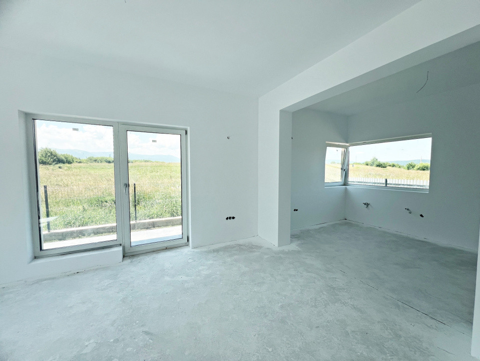 Casă de Vânzare în Cristian, Sibiu - 5 Camere, 2 Terase, Teren 486