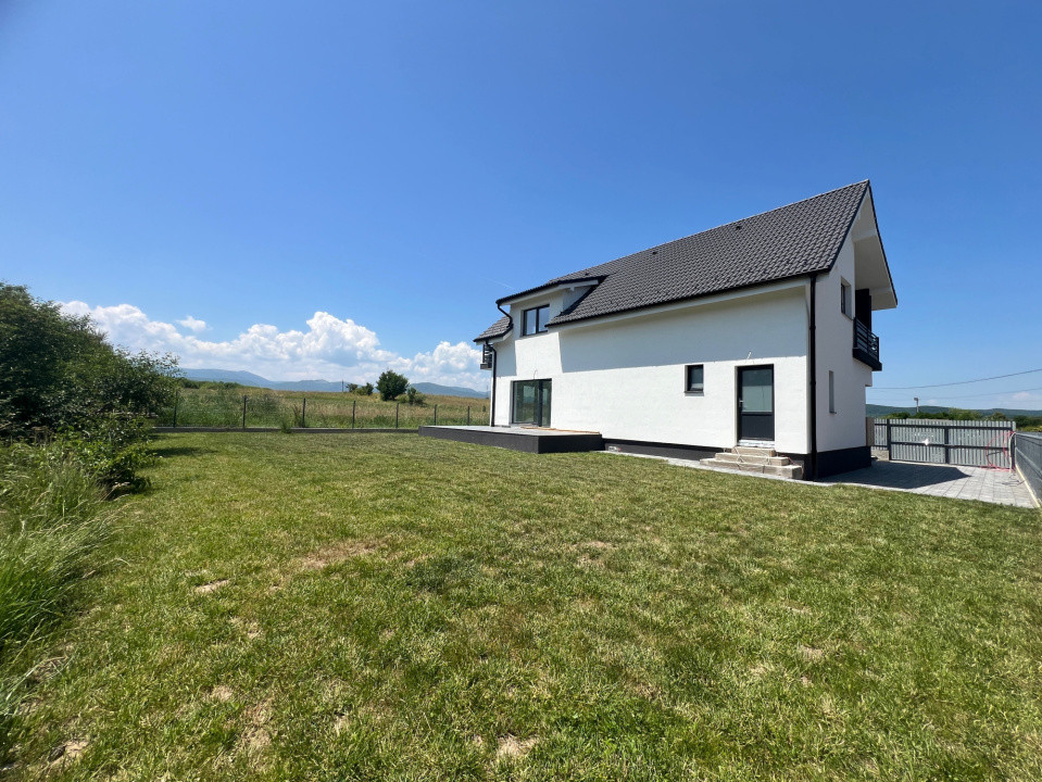 Casă de Vânzare în Cristian, Sibiu - 5 Camere, 2 Terase, Teren 486