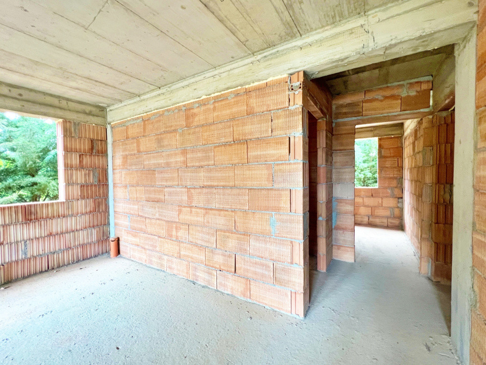 Apartament 3 camere, două băi, curte 50 mp.-Natura la tine acasă! Cristian-SiBiU