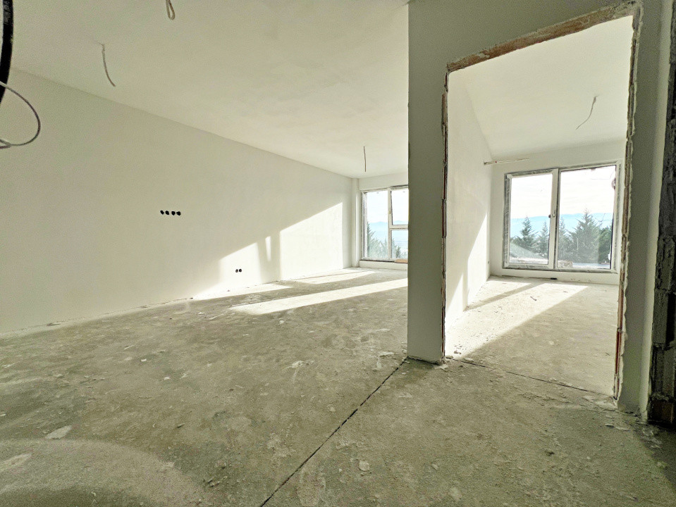 Apartament 3 camere, două băi, curte 50 mp.-Natura la tine acasă! Cristian-SiBiU