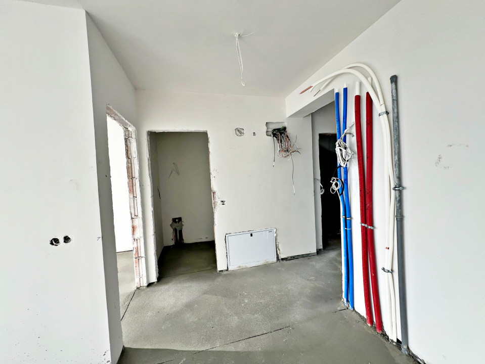 Apartament 3 camere, două băi, curte 50 mp.-Natura la tine acasă! Cristian-SiBiU