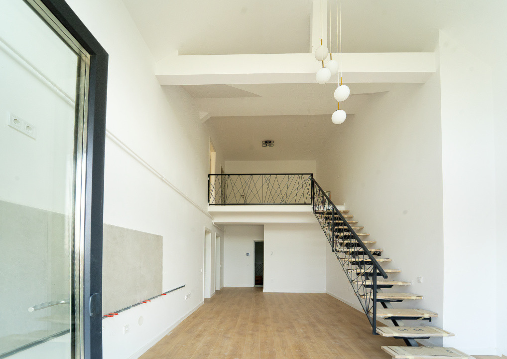 Penthouse 3  camere - finisat la cheie, intabulat