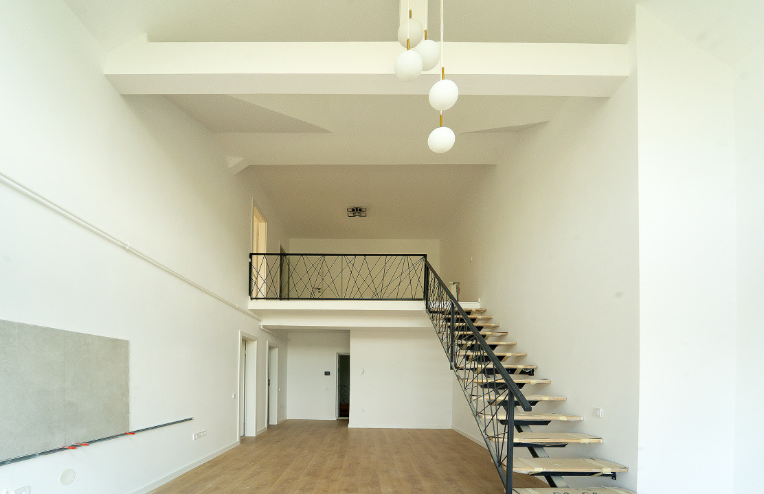 Penthouse 3  camere - finisat la cheie, intabulat