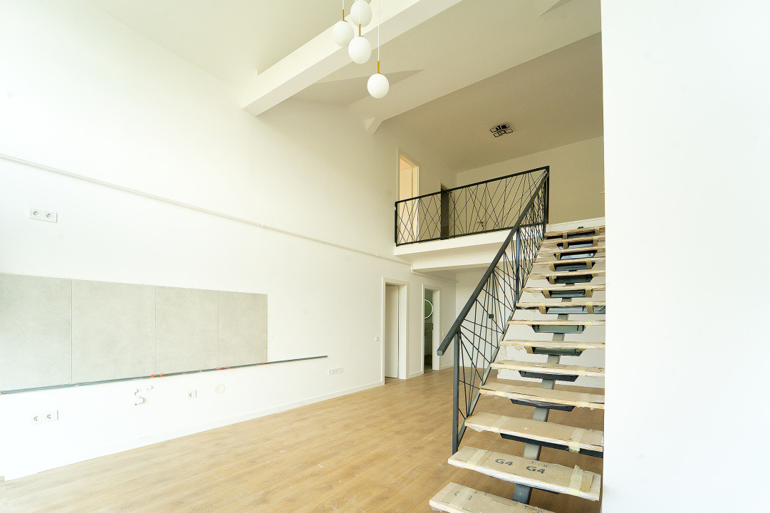 Penthouse 3  camere - finisat la cheie, intabulat