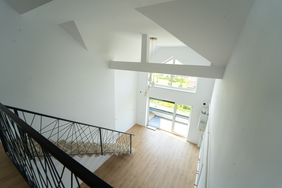 Penthouse 3  camere - finisat la cheie, intabulat