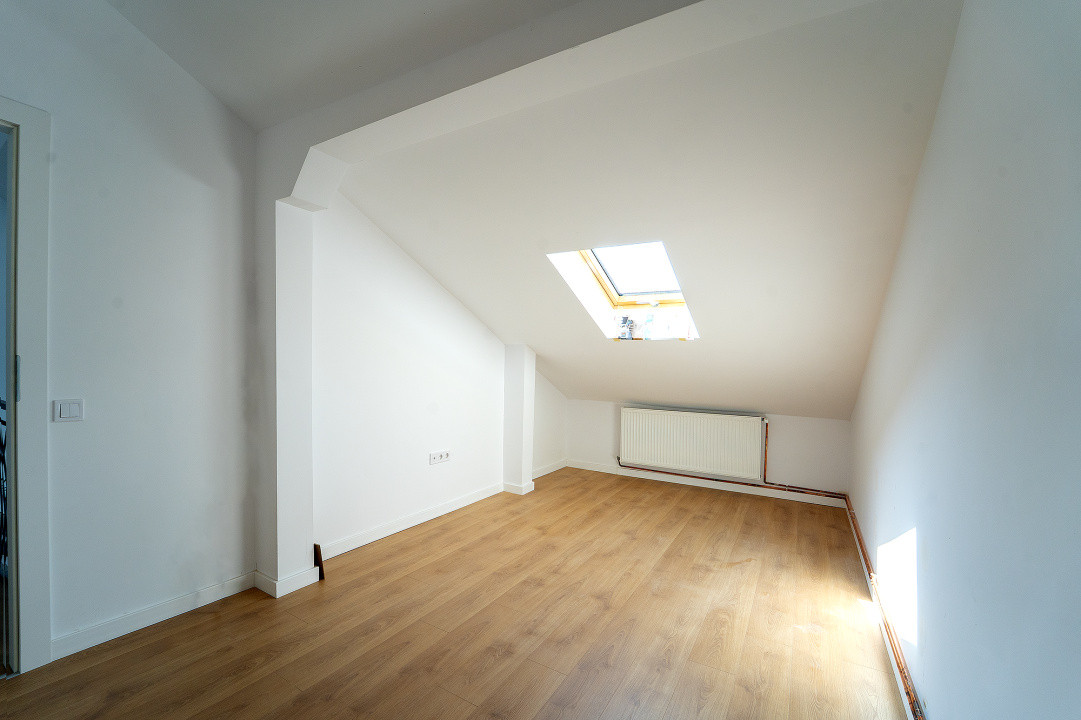 Penthouse 3  camere - finisat la cheie, intabulat