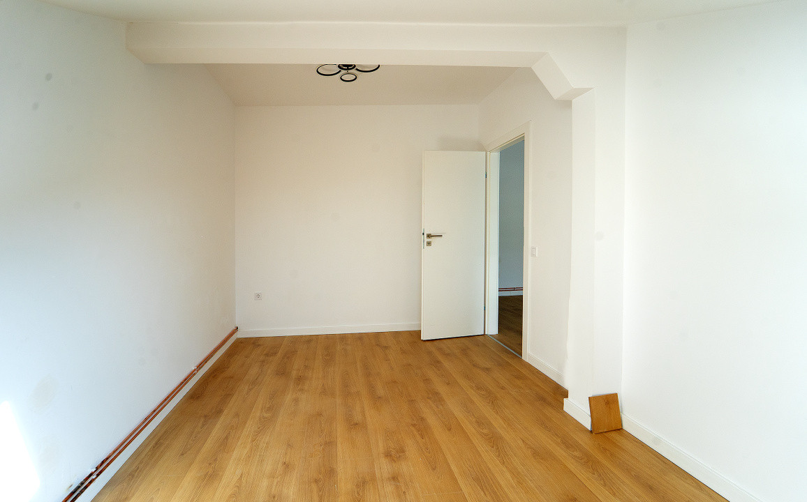 Penthouse 3  camere - finisat la cheie, intabulat