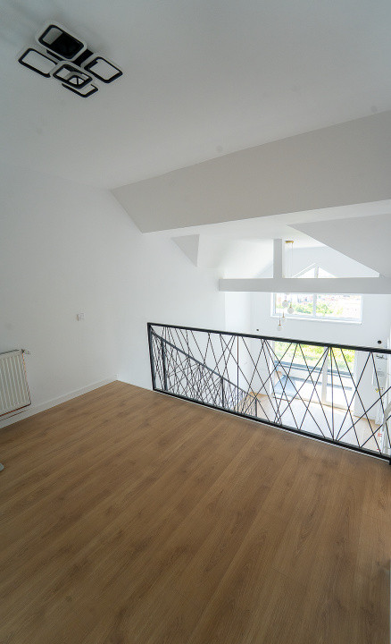 Penthouse 3  camere - finisat la cheie, intabulat