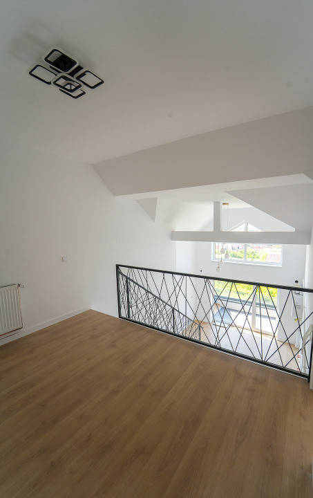 Penthouse 3  camere - finisat la cheie, intabulat