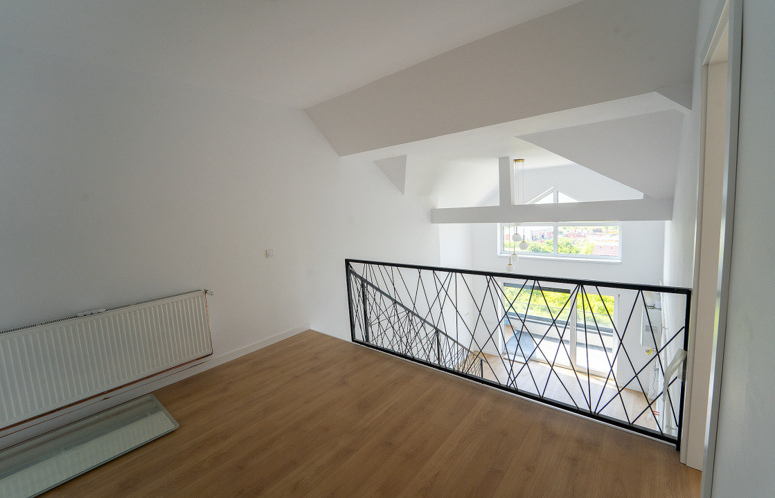 Penthouse 3  camere - finisat la cheie, intabulat