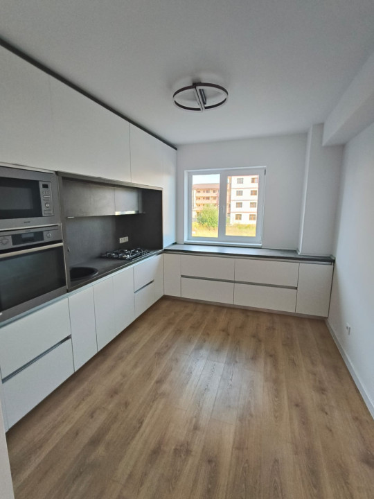 Apartament 3 camere - 2 balcoane 9,2 mp - Etaj 2