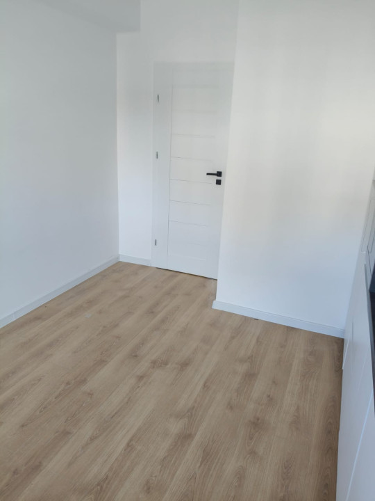 Apartament 3 camere - 2 balcoane 9,2 mp - Etaj 2