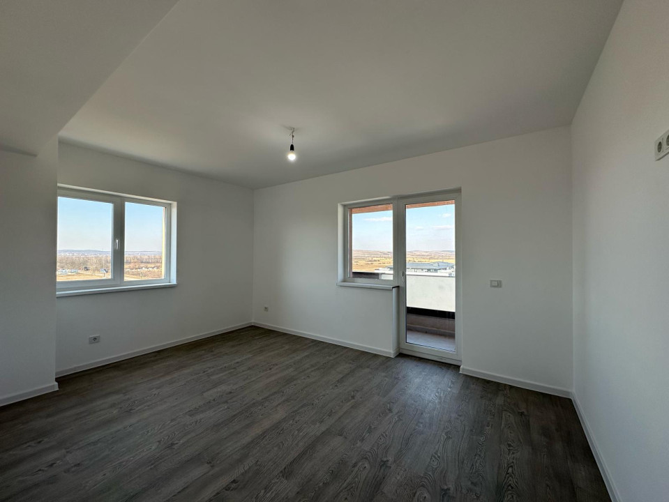 Apartament 3 camere - 2 bai - Logie 13.4 mp - Etaj 5