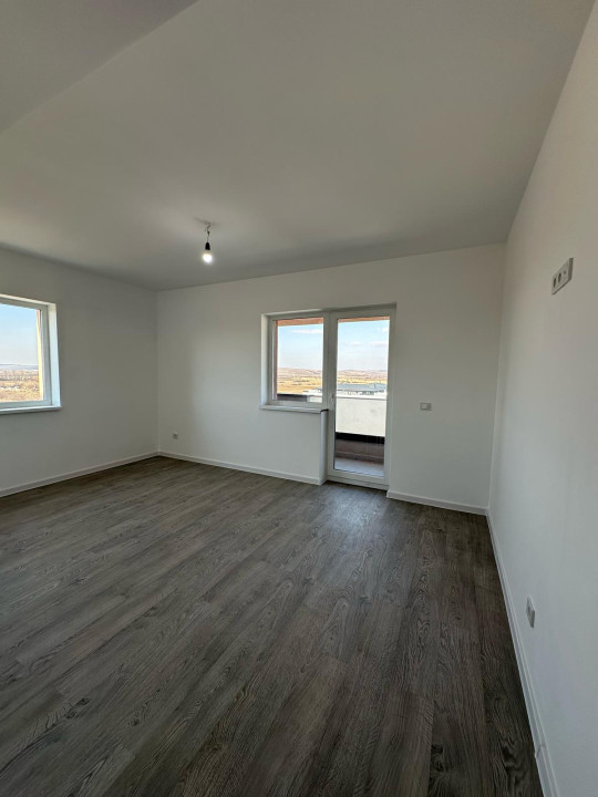 Apartament 3 camere - 2 bai - Logie 13.4 mp - Etaj 5