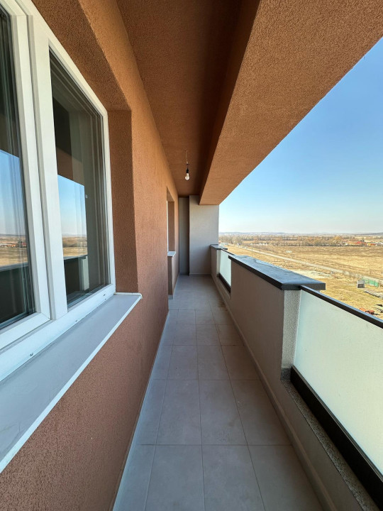 Apartament 3 camere - 2 bai - Logie 13.4 mp - Etaj 5