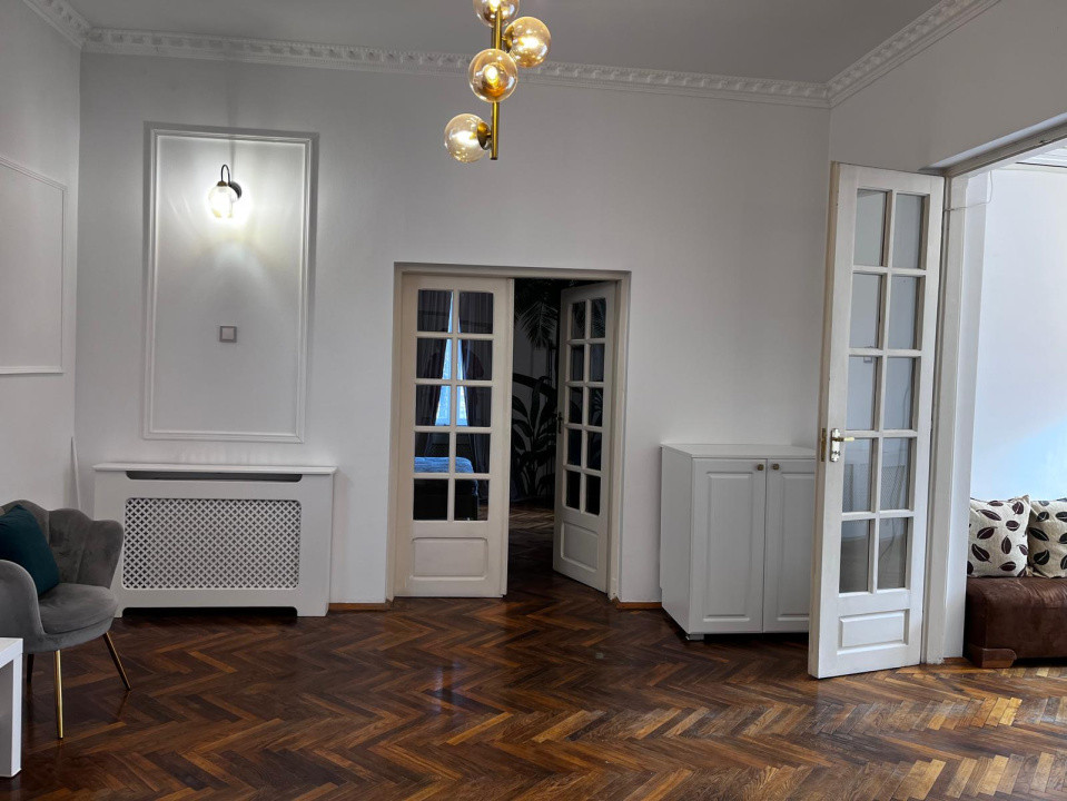 Apartament 3 camere de închiriat – liniște, accesibilitate și viață urbană