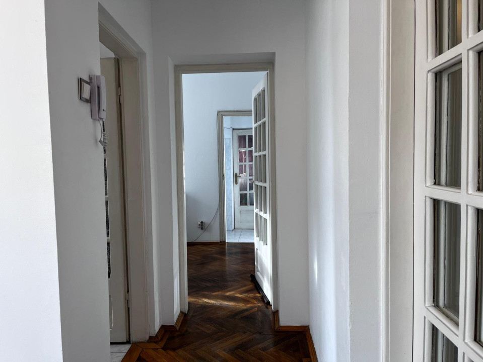 Apartament 3 camere de închiriat – liniște, accesibilitate și viață urbană