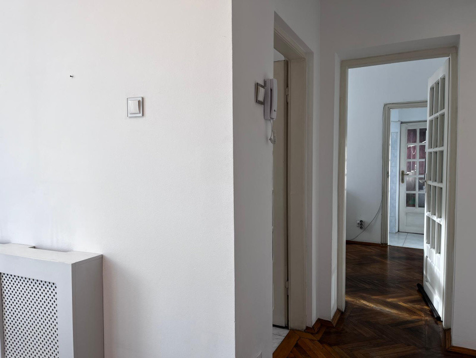 Apartament 3 camere de închiriat – liniște, accesibilitate și viață urbană