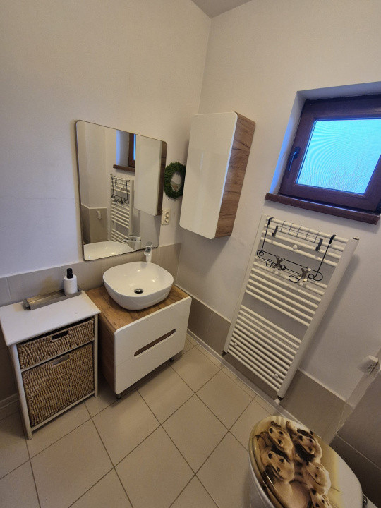 Duplex modern de închiriat în Cartierul Arhitecților – curte proprie