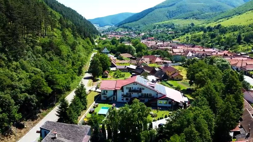 Lacul de Argint, pensiune 14 camere cu restaurant și lac în zonă premium!