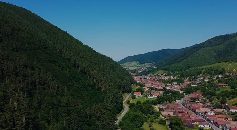 Lacul de Argint, pensiune 14 camere cu restaurant și lac în zonă premium!