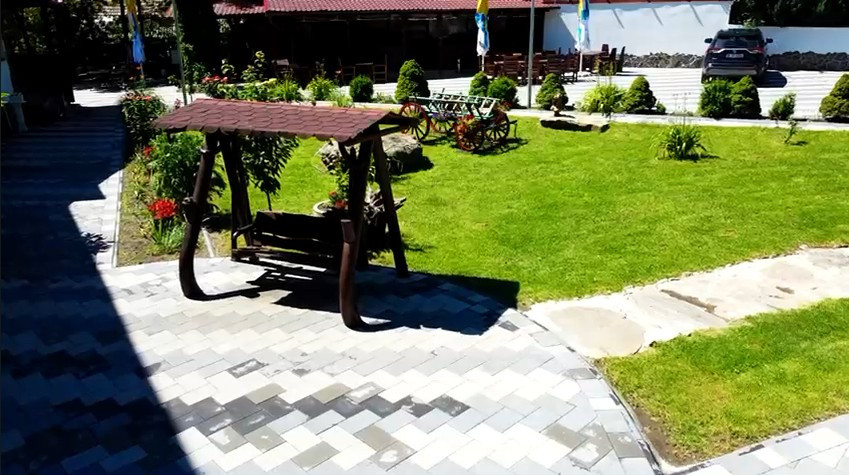 Lacul de Argint, pensiune 14 camere cu restaurant și lac în zonă premium!