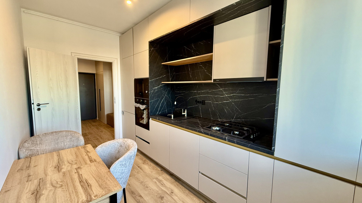 Apartament 3 camere | Prima închiriere | 2 băi | 2 balcoane | Parcare inclusă