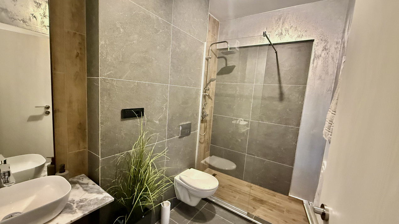 Apartament 3 camere | Prima închiriere | 2 băi | 2 balcoane | Parcare inclusă