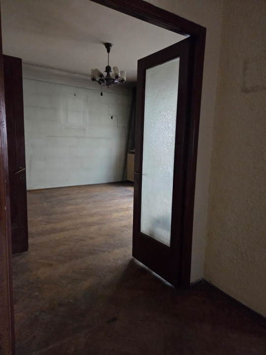 Transformă-l în acasă! Apartament 4 camere – Universitate, spațiu cu personalita