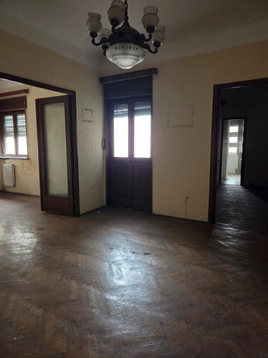 Transformă-l în acasă! Apartament 4 camere – Universitate, spațiu cu personalita