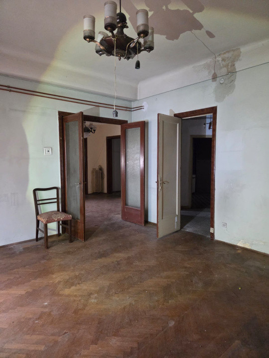 Transformă-l în acasă! Apartament 4 camere – Universitate, spațiu cu personalita